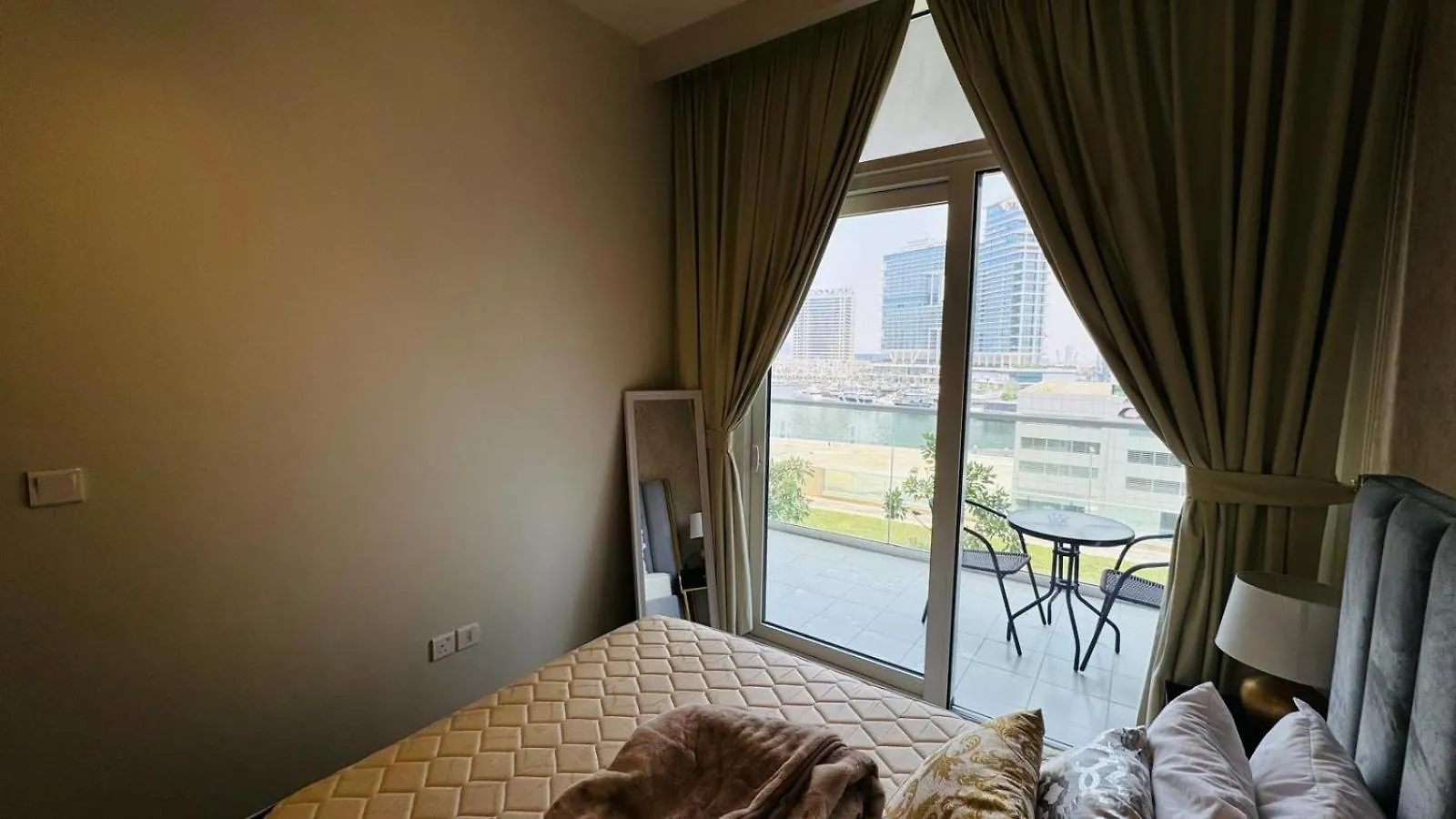 Beautiful Apartment In Damac Reva Residence With Balcony In A Vibrant Area Of Central Downtown Dubai