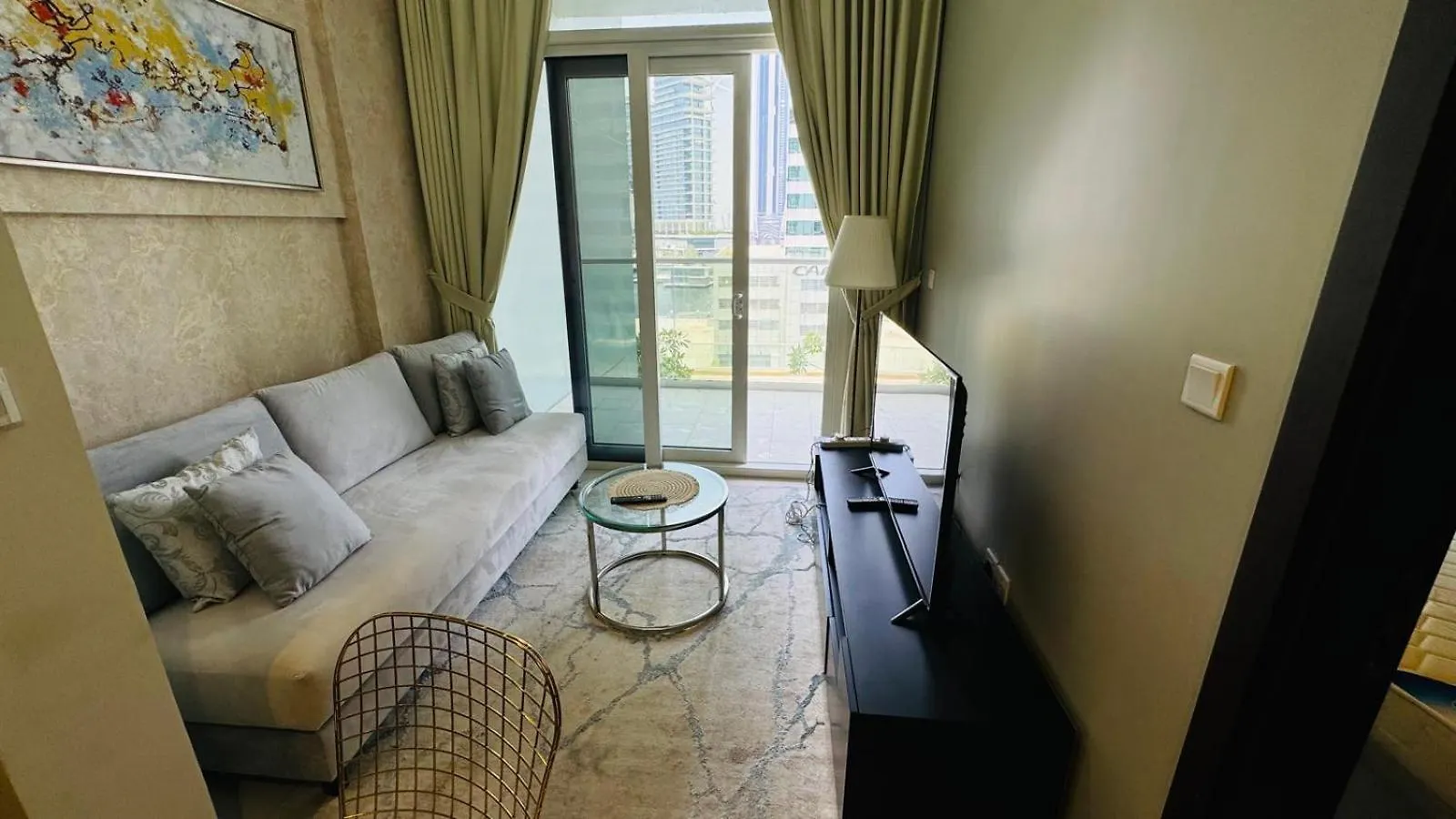 Beautiful Apartment In Damac Reva Residence With Balcony In A Vibrant Area Of Central Downtown Dubaj