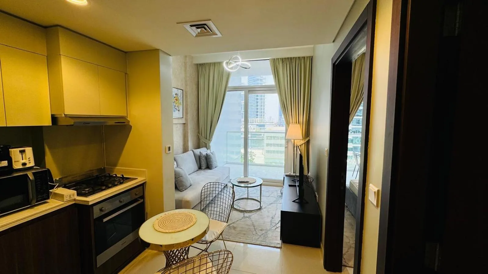 Beautiful Apartment In Damac Reva Residence With Balcony In A Vibrant Area Of Central Downtown Dubaj