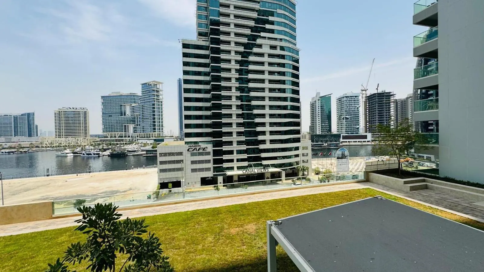 Beautiful Apartment In Damac Reva Residence With Balcony In A Vibrant Area Of Central Downtown Dubaj
