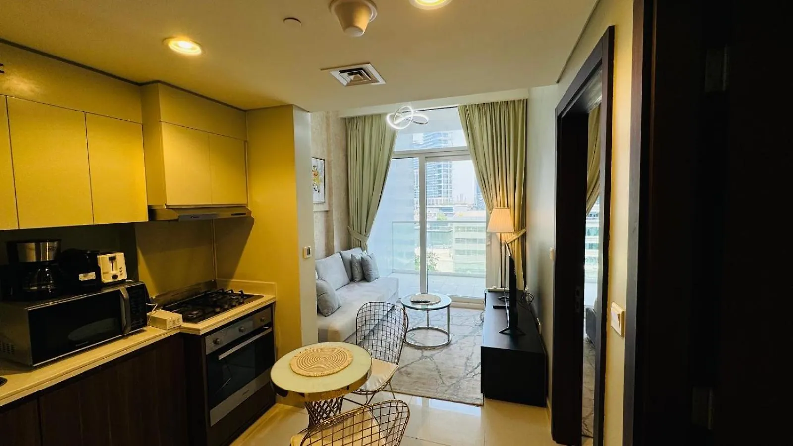 Beautiful Apartment In Damac Reva Residence With Balcony In A Vibrant Area Of Central Downtown Dubaj 0*,  Spojené arabské emiráty