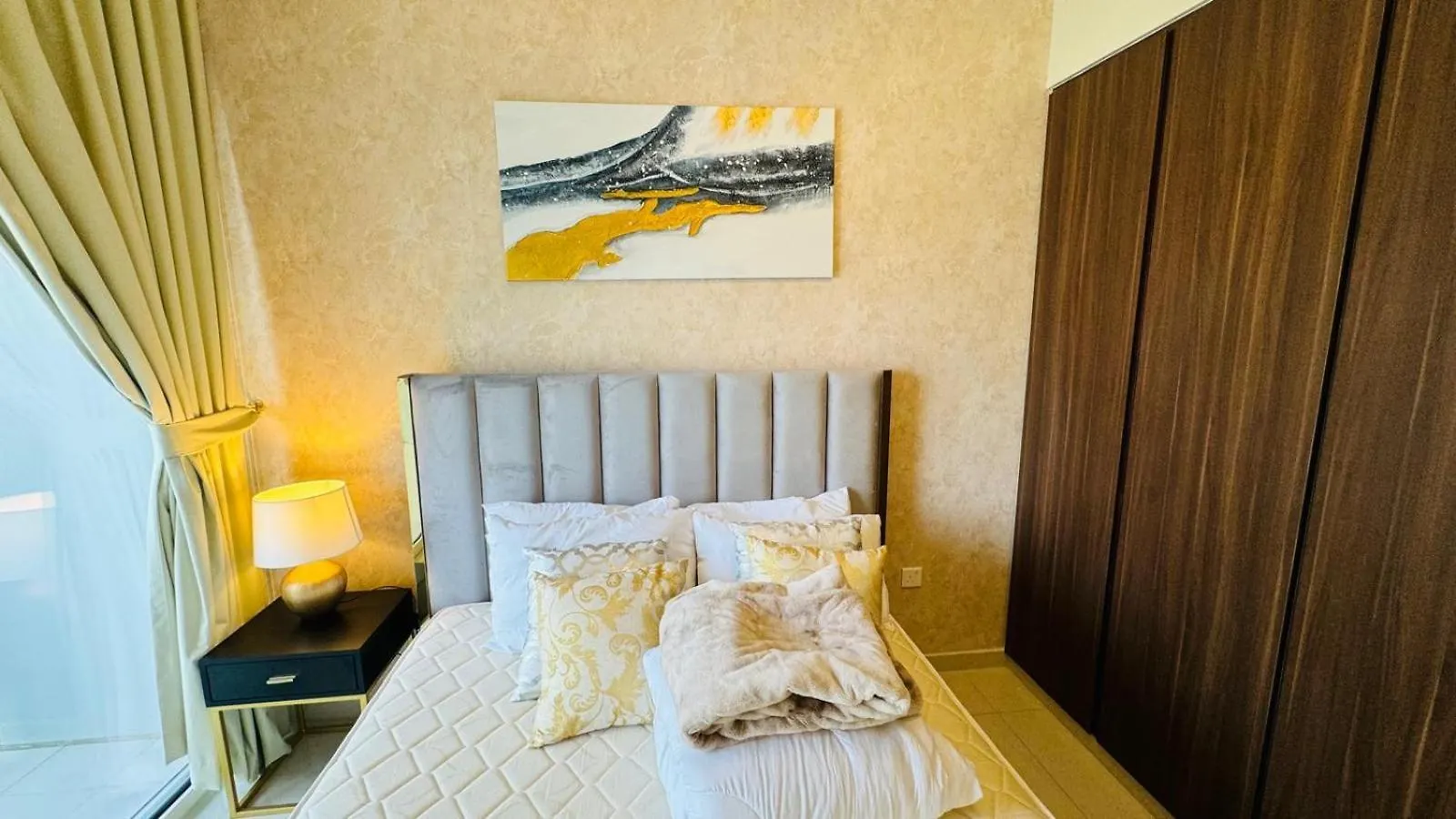 Beautiful Apartment In Damac Reva Residence With Balcony In A Vibrant Area Of Central Downtown Dubaj