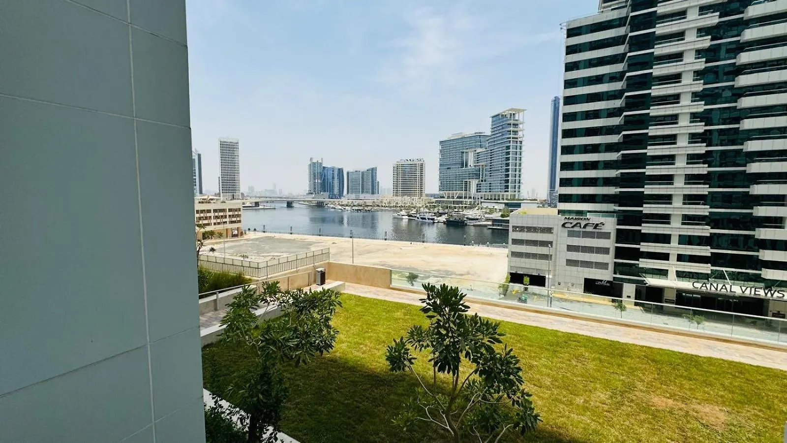 Beautiful Apartment In Damac Reva Residence With Balcony In A Vibrant Area Of Central Downtown Dubaj