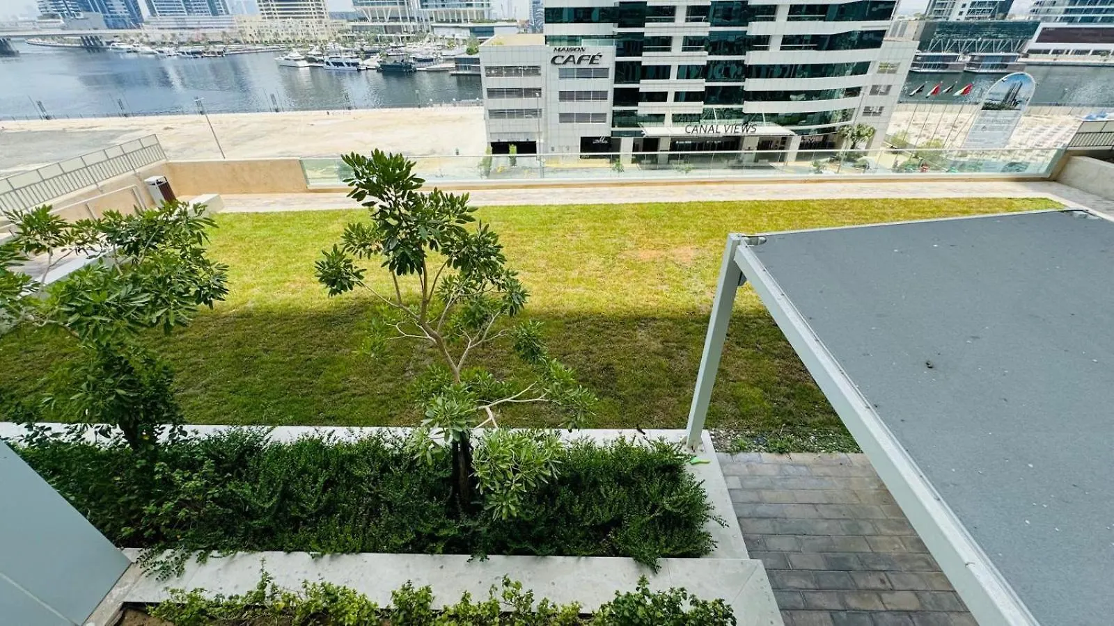 Beautiful Apartment In Damac Reva Residence With Balcony In A Vibrant Area Of Central Downtown Dubaj