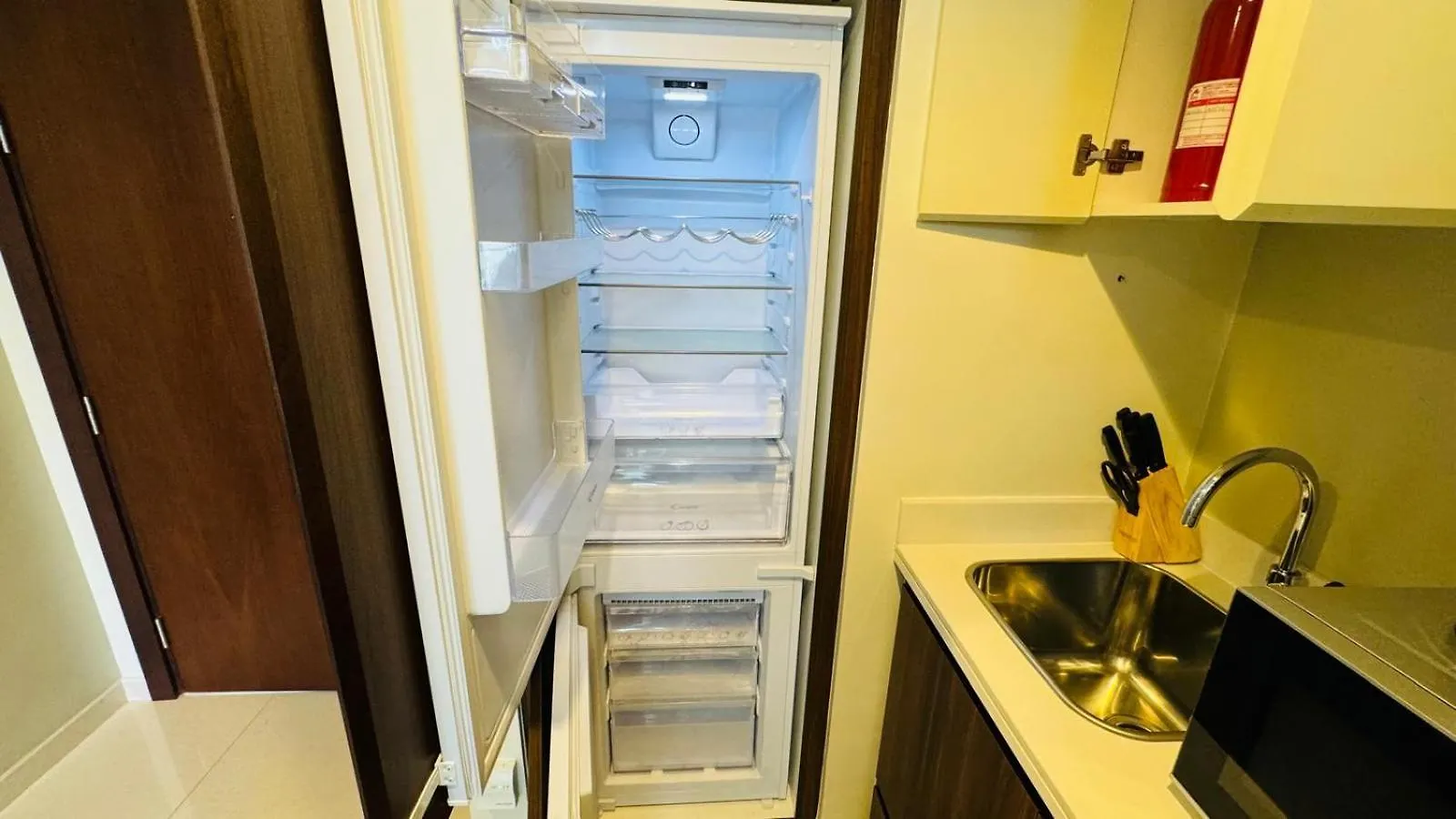 Beautiful Apartment In Damac Reva Residence With Balcony In A Vibrant Area Of Central Downtown Dubaj