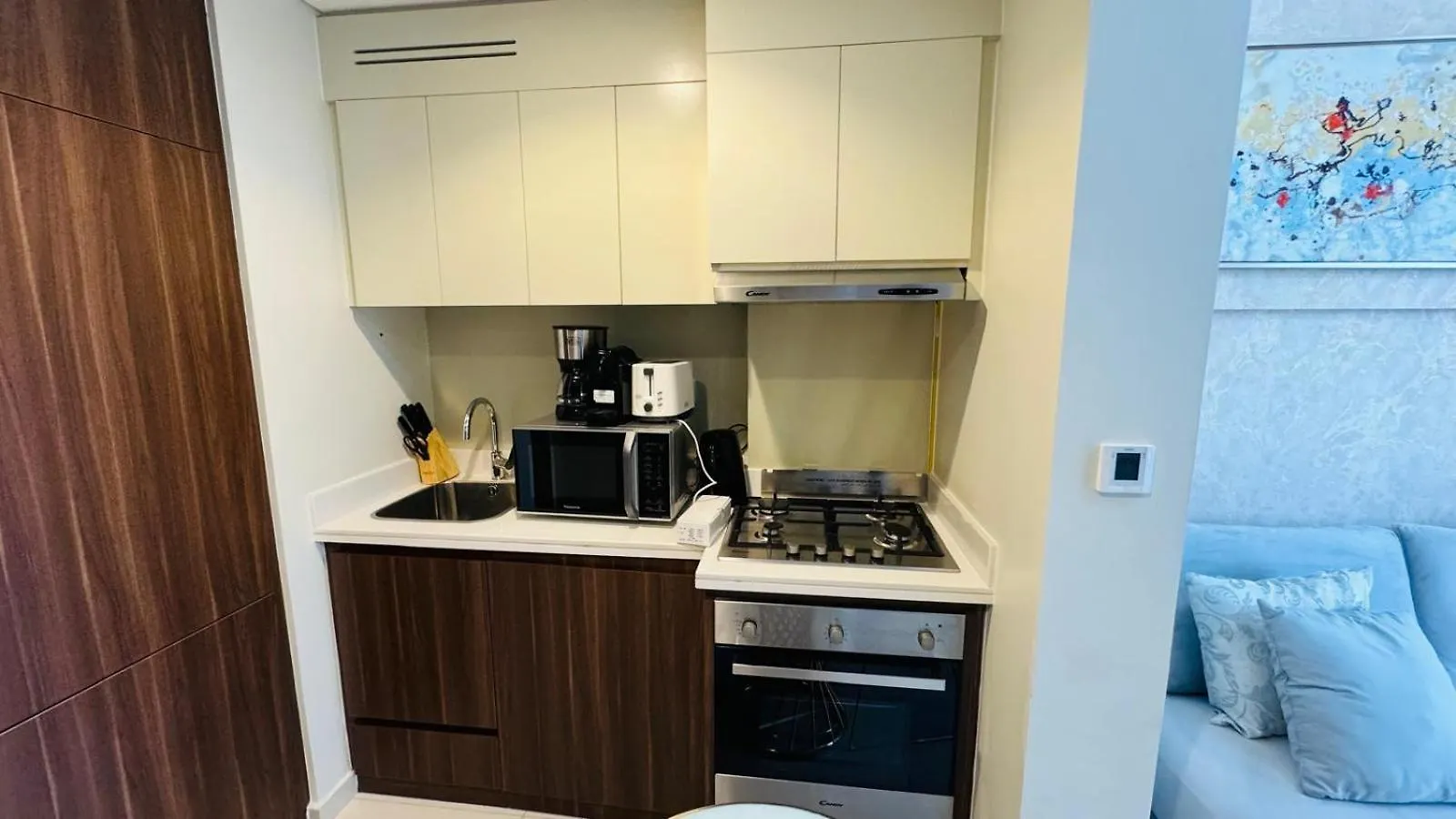 Beautiful Apartment In Damac Reva Residence With Balcony In A Vibrant Area Of Central Downtown Dubaj