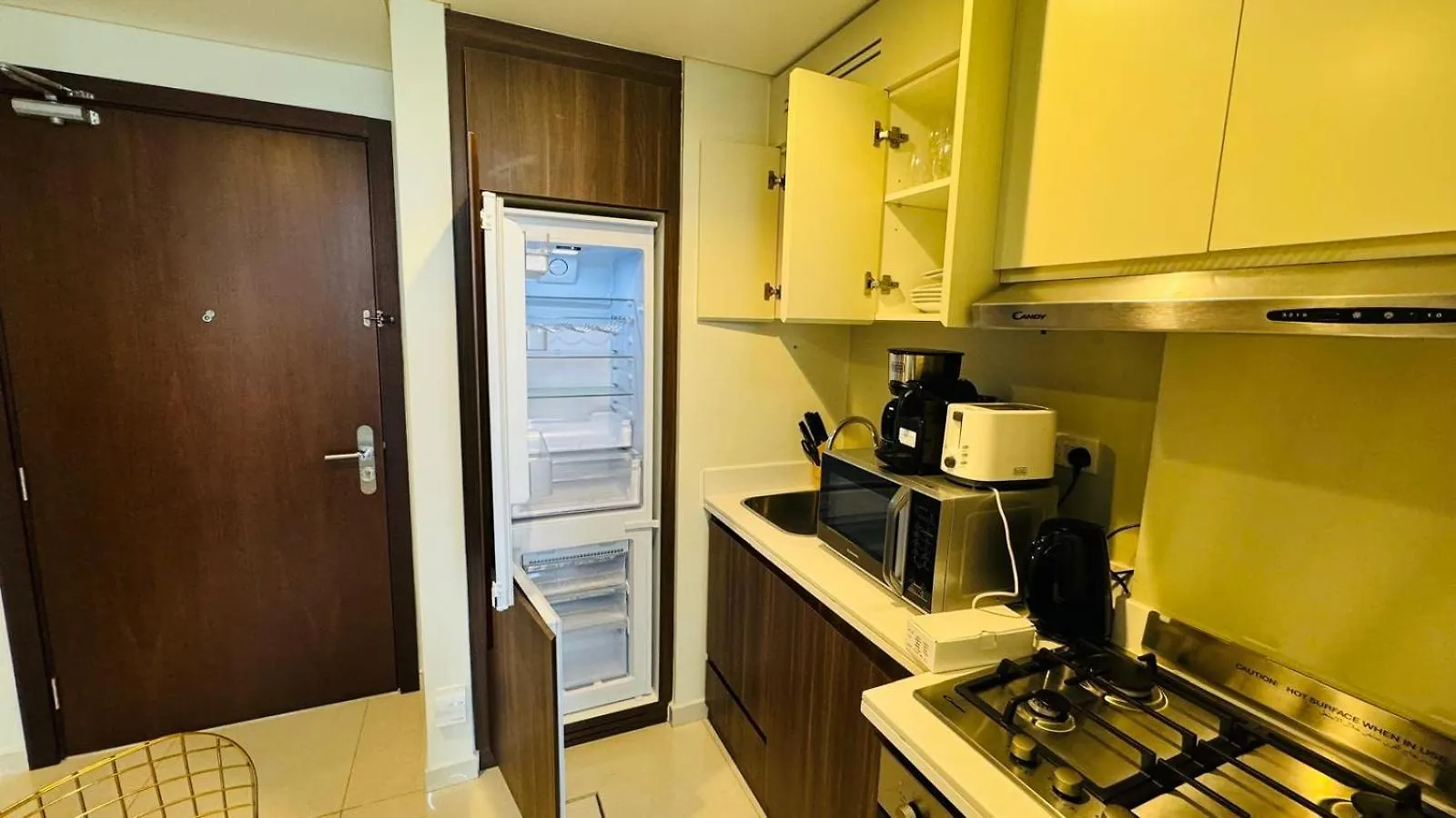 Beautiful Apartment In Damac Reva Residence With Balcony In A Vibrant Area Of Central Downtown Dubaj