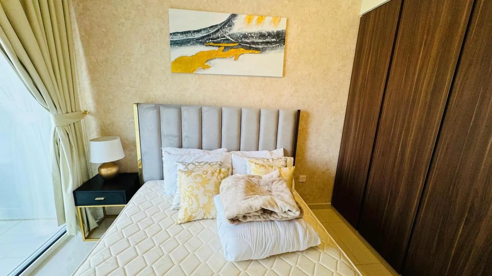 Beautiful Apartment In Damac Reva Residence With Balcony In A Vibrant Area Of Central Downtown Dubaj